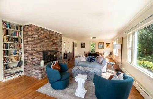 Williamstown House | Berkshire Vacation Rentals: Renovated Five Bedrooms In Historic Williamstown