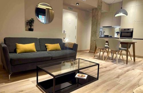 Castillejos Apartment | Bernabeu Chic Apartment