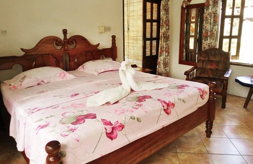 La Passe House | Beryl Guesthouse - Eden Room, quiet, near La Passe