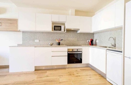 Besalu Apartment | Besalu 2-1 New stylish apt on Plaça Llibertat