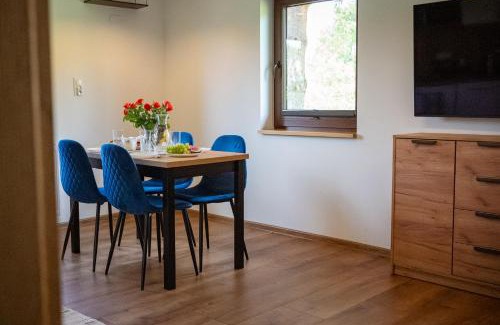 Ustron Apartment | Beskidzki Zakątek Ustroń - Przytulny domek z kominkiem, idealny na relaks i ucieczkę od miasta