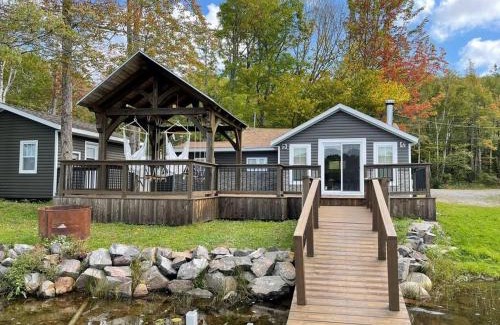 Kings County House | Bespoke Lake Cottage