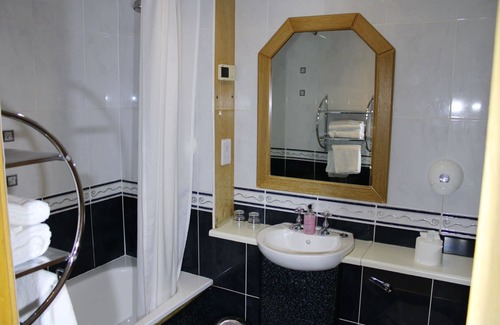 Dowlais Hotel | BESSEMER HOTEL