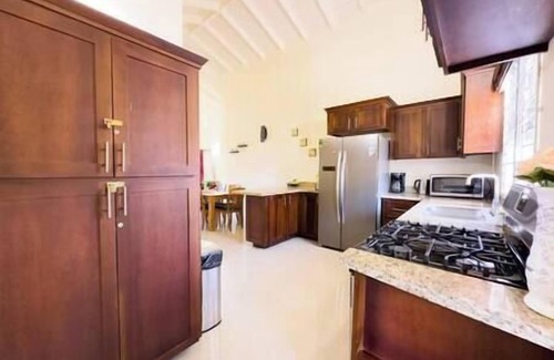 Florence Hall Village Villa | Best 2BR Fam Friendly near all*beach/pool/shuttle
