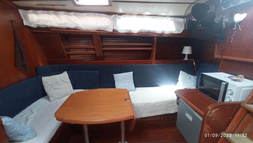 Sant Adria de Besos Boat Rental | Best Barcelona boat experience