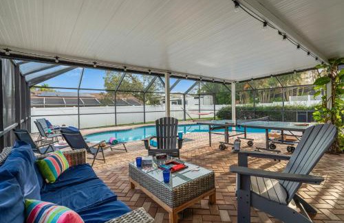 Palma Sola House | Best Fall Rates! Heated Pool, Hot Tub, Family Fun Games, near Anna Maria Island & IMG