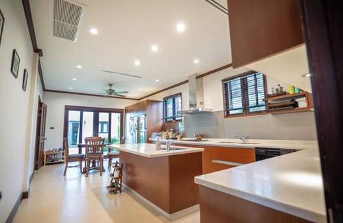 Bang Tao Villa | Best Location in Phuket! - Spacious 5-bedroom villa in peaceful Choeng Thale