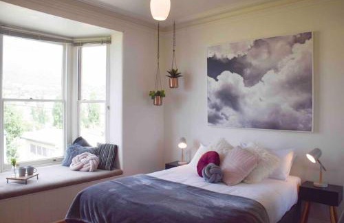 Glebe House | Best Location in Hobart! Luxury 4 bedroom with stunning views