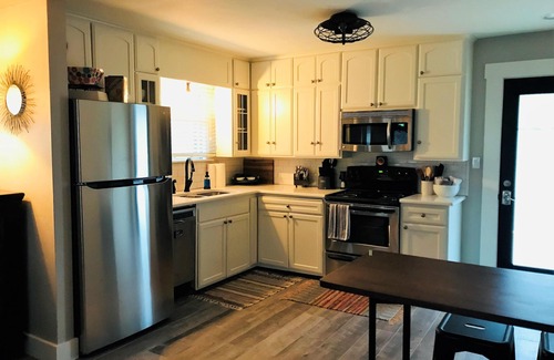 Fredericksburg House | Best Location in Town - Steps from downtown, wine shuttles, restaurants, etc.