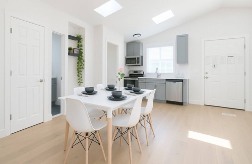 Sunnyvale House | Best Location | New Build | Tech | Laundry & A/C