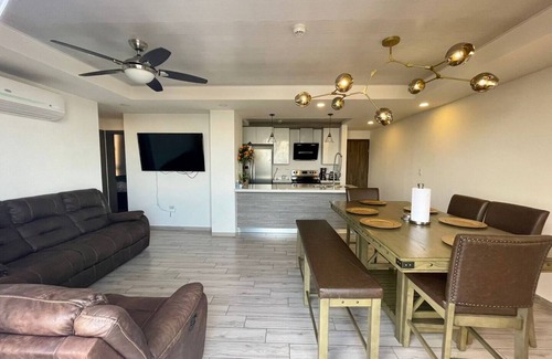 San Pedro Sula Condo | Best neighborhood. Luxury condo. 3 Beds. 10 Floor. AC throughout. WiFi. Laundry.