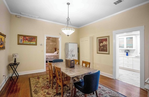 Southtown House | BEST of both worlds.Historic home in the heart of downtown San Antonio!