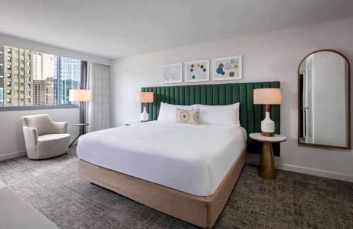 Downtown Chicago Resort | Best Place to Stay in Chicago! Relaxing Unit w/City View, Pets Allowed!