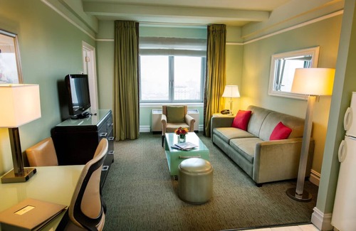 Lincoln Square Apartment | Best Place to Stay in NYC! Historic Property Close to Metropolitan Museum of Art