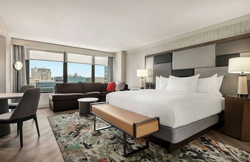 Streeterville Hotel | Best Value, Quality Stay! Outdoor Pool, Parking Onsite, Near Ohio Street Beach