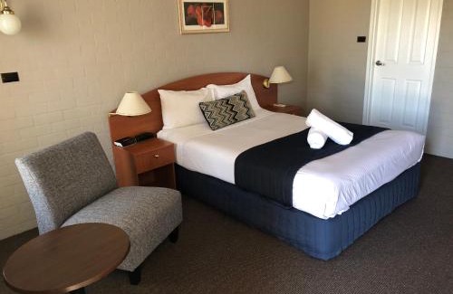 Kelso Hotel | Best Western Coachman's Inn Motel