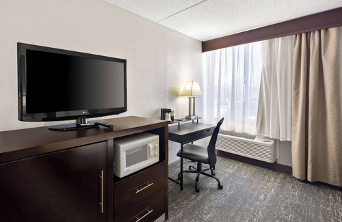 Saint Marys  Allen County Hotel | Best Western Luxbury Inn Fort Wayne