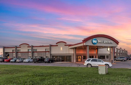 Prince Albert Hotel | Best Western Marquis Inn & Suites