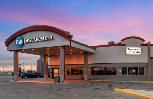 Prince Albert Hotel | Best Western Marquis Inn & Suites