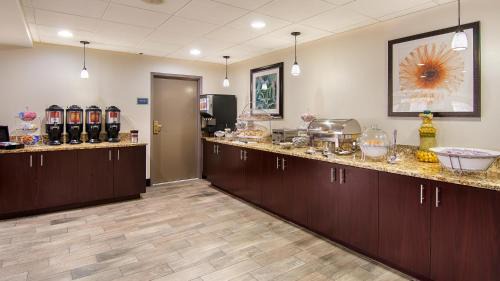 La Grange Hotel | Best Western Plus Chicagoland - Countryside
