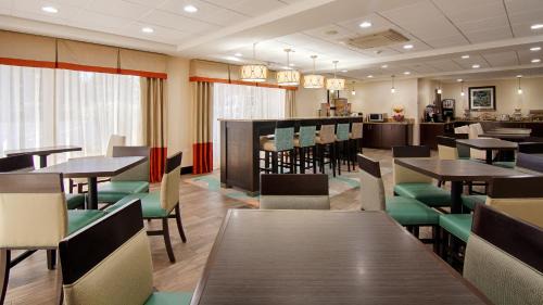 La Grange Hotel | Best Western Plus Chicagoland - Countryside
