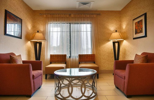 Mansfield Hotel | Best Western Plus Desoto Inn & Suites