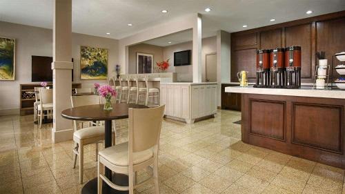 Montrose Hotel | Best Western Plus Downtown Inn & Suites