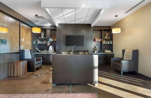 Madison Hotel | Best Western Plus Lakeview Hotel