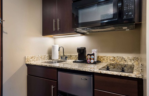 Ballard Hotel | Best Western Plus Landmark Hotel