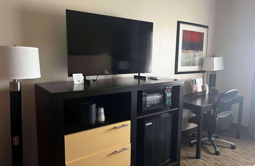 Ballard Hotel | Best Western Plus Landmark Hotel