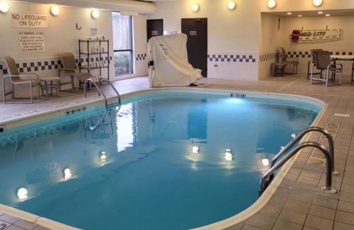 Mishawaka Hotel | Best Western Plus Mishawaka Inn