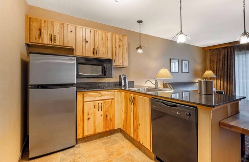 Detroit Lakes Hotel | Best Western Premier The Lodge on Lake Detroit