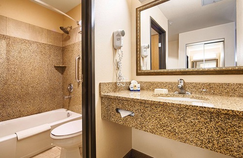 Bloomfield Hotel | Best Western Territorial Inn & Suites