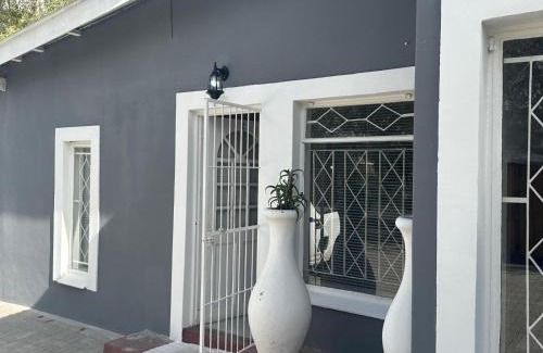 Komani House | Beswick Guesthouse