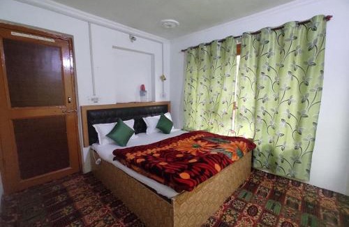 Laripora House | Betab Valley Guest House Pahalgam