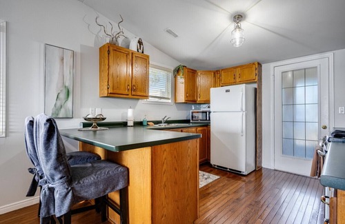 Leamington House | Better Than Ever Lakehouse!