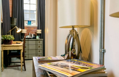 Bicester Apartment | Betts (Private Ensuite room) at Bicester Heritage