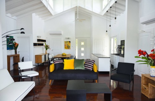 Piaye Villa | Between heaven and sea the Three Palms Beach Villa
