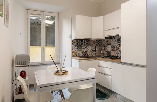 Universita Apartment | Between MM Bologna and Roma Tiburtina Cozy Apartment
