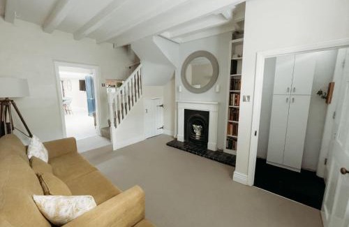 Beverley House | Beverley Town Centre luxury cottage