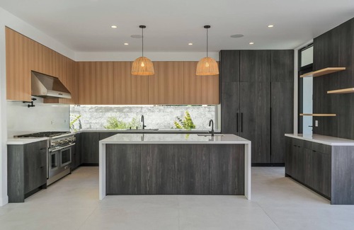 Beverly Grove House | Beverly Hills West Hollywood Ultra Luxury New 4-bedroom house W/Pool & Hot Tub