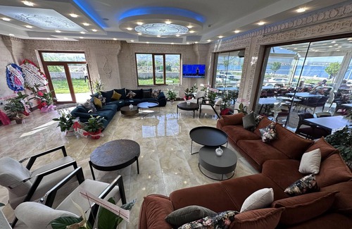 Tatvan Hotel | Beyaz Köşk Hotel & Cafe