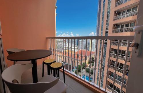 Pinagsama Apartment | BGC Venice Condo - Balcony, Pool, Wi-Fi - Suite 16
