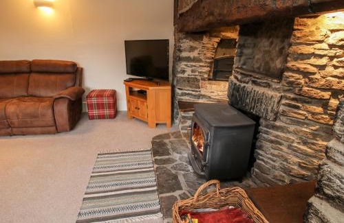 Newcastle-on-Clun House | Bicton Cottage