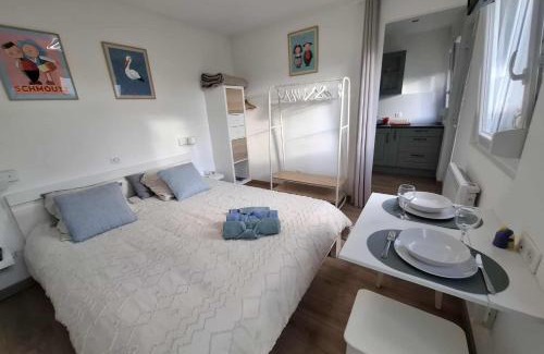 Rixheim Apartment | Bienvenue chez Nous ! studio privé, parking, calme