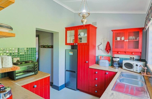 Kleinmond Cottage | Bietjie Sjiek |Charming Coastal Escape | Kleinmond