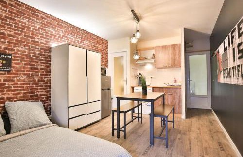 Auxerre Apartment | Big Apple - Studio paisible - parking gratuit - 2 personnes - Village Vaux 3 minutes Auxerre