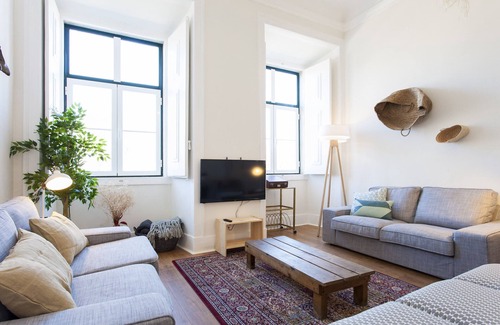 Encarnacao Apartment | Big Bairro Alto 2E up to 27 guests by Central Hill