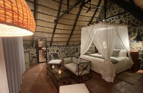 Matopos Cabin | Big Cave Camp - Lodge On The Rocks