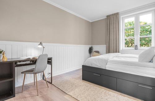 Bergenhus Apartment | Big central apartment w/a view and parking